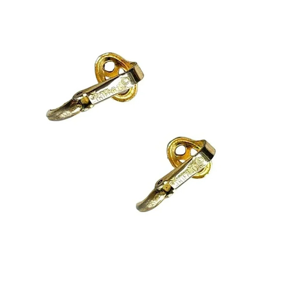 Trifari Textured Leaf Modernist Earrings Clip-On Closure Gold Tone Vintage (H) - Picture 4 of 6